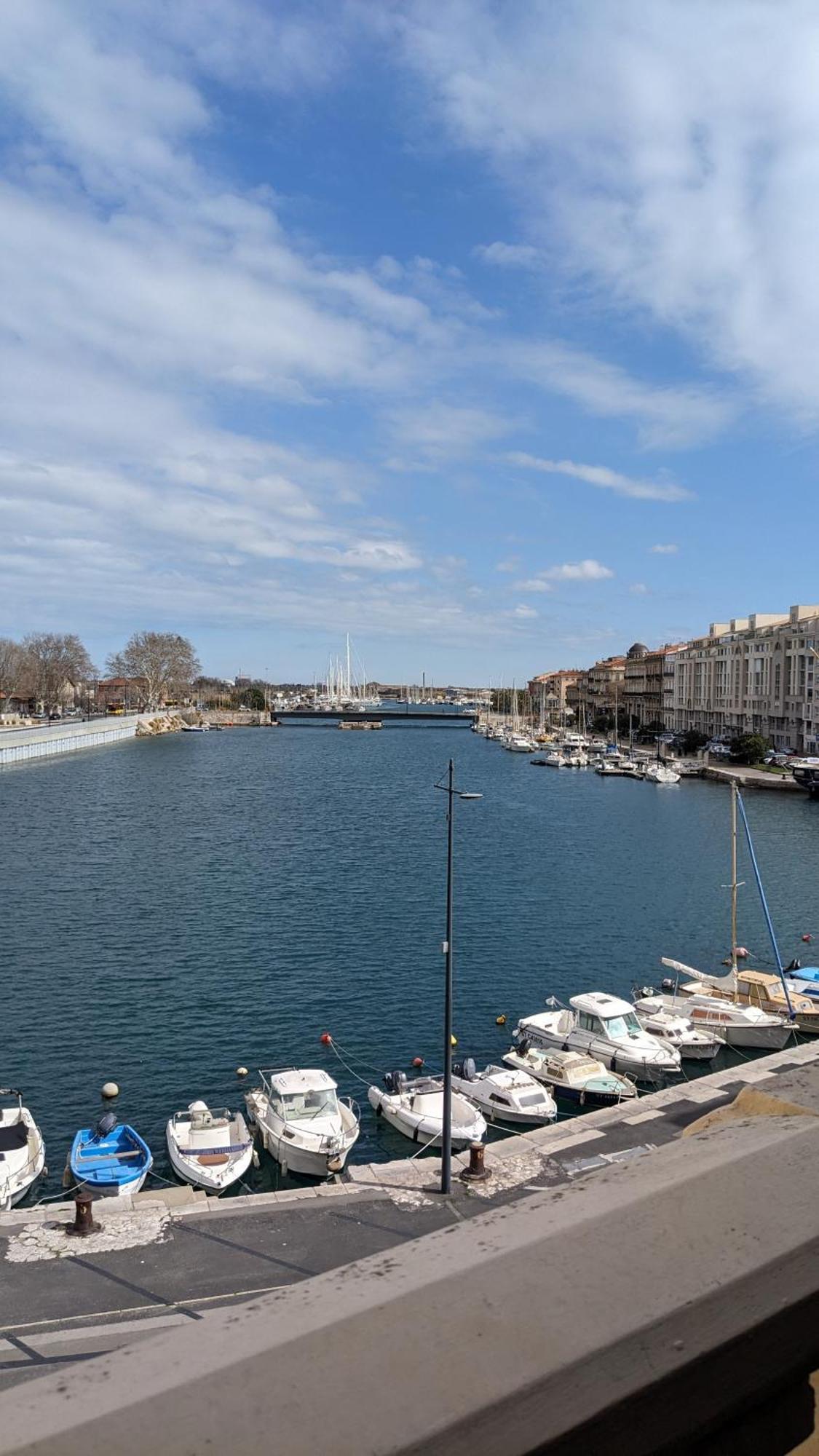 Appartement T3 Avec Terrasse Avec Vue Exceptionnelle Sur Les Quais De *