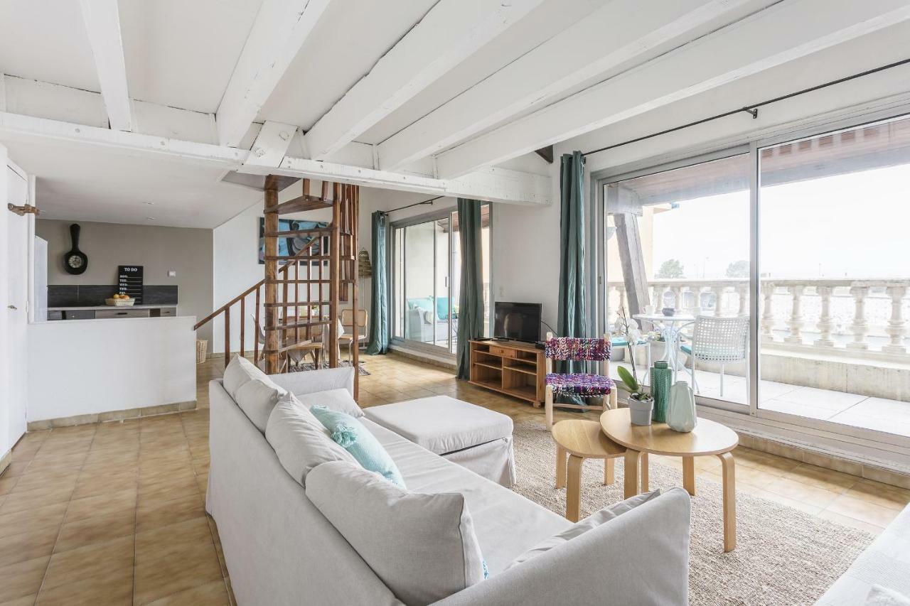 T3 Avec Terrasse Avec Vue Exceptionnelle Sur Les Quais De Appartement